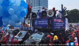Massa Demo Buruh Minta Fadli dan Fahri Keluar - JPNN.com