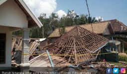 Frengki Tewas Ditusuk, Keluarga Balas Hancurkan Rumah Pelaku - JPNN.com