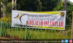 Konon Cinta NKRI, PKS Merasa Dirugikan Spanduk Khilafah - JPNN.com
