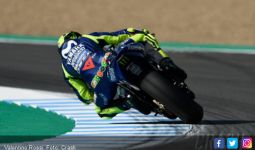 Penderitaan Rossi di Hari Pertama Latihan MotoGP Spanyol - JPNN.com