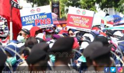 Suara Lirih Honorer K2 Atas Perlakuan Jokowi Kepada Atlet - JPNN.com