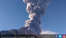 Gunung Merapi Meletus, Masyarakat Diminta Tenang - JPNN.com