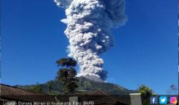 166 Pendaki Gunung Merapi Berhasil Dievakuasi - JPNN.com
