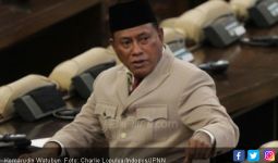 Paul Serak Baut Meninggal, Komarudin Watubun Kehilangan Figur Guru - JPNN.com