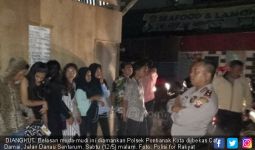 Lihatlah, 18 Muda Mudi Ditangkap Polisi - JPNN.com