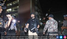 Bom Sidoarjo, Pria Terkapar di Dekat Pintu Kamar - JPNN.com