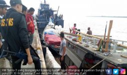 Puluhan Ton Bawang Merah Ilegal Disita, 5 ABK Kapal Ditahan - JPNN.com