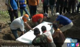 Jenazah Teroris Bom Surabaya Dikubur Dalam Satu Liang - JPNN.com