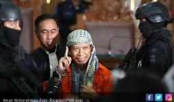 Aman Abdurrahman Haramkan Serangan Menggunakan Api dan Anak - JPNN.com