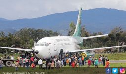 Kecelakaan, Mesin Pesawat Copot di Landasan - JPNN.com