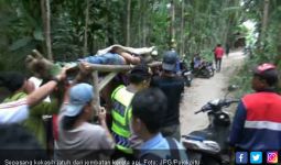 Pacaran Sambil Ngabuburit di Jembatan, Pasangan Terjatuh - JPNN.com