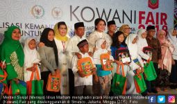 Mensos Bagikan Hadiah kepada 500 Anak Yatim Berprestasi - JPNN.com