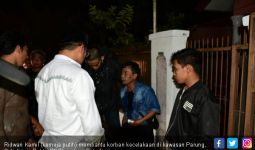 Kebetulan Melintas, Kang Emil Bantu Korban Kecelakaan - JPNN.com