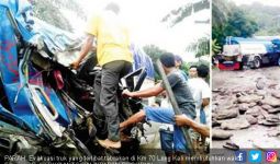 3 Truk Kecelakaan Maut, Salah Satunya Angkut BBM - JPNN.com