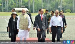 Anies Sambut PM India di Monas - JPNN.com