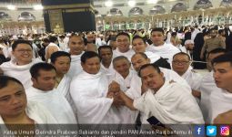 Prabowo, Amien Rais dan Ketum PA 212 Bertemu di Kakbah - JPNN.com