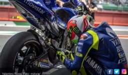 Rossi Beri Catatan ke Yamaha M1 Hari Pertama Tes Pramusim MotoGP di Qatar - JPNN.com