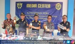 Bea Cukai Banjarmasin Memusnahkan Rokok dan Miras Ilegal - JPNN.com