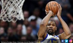 Permalukan Cavaliers, Warriors Selangkah Lagi Juara NBA - JPNN.com