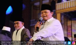Ustaz HNW Sebut Indonesia Punya Potensi Perpecahan yang Luar Biasa Besar - JPNN.com