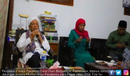 Penegasan Dukungan RKH Muhammad Syamsul Arifin ke Khofifah - JPNN.com