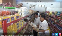 Duh Banyak Makanan Kedaluwarsa di Minimarket Ini - JPNN.com