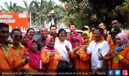 Sidak, Menteri Siti Ingatkan Pemudik Tak Buang Sampah di Tol - JPNN.com