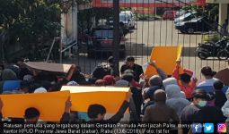 Massa Menyeruduk Kantor KPUD Jabar, Nih Tuntutannya - JPNN.com