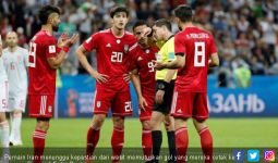 Gol ke Gawang Spanyol Dianulir, Staf Pelatih Iran Masuk RS - JPNN.com