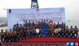 Menhan Meluncurkan Kapal Angkut Tank Kebanggaan TNI AL - JPNN.com