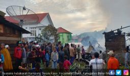 Korsleting Listrik, Delapan Kios dan Dua Unit Rumah Terbakar - JPNN.com