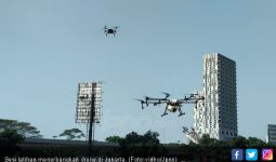 Drone Semprotkan Disinfektan di Sejumlah Wilayah DKI Jakarta - JPNN.com