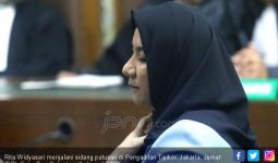 Hakim tak Percaya Omongan Rita soal Transaksi Emas 15 Kg - JPNN.com