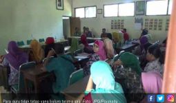 Para Guru Tidak Tetap Sudah 7 Bulan tak Terima Gaji - JPNN.com