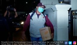 Azan Isya Berkumandang, KPK Selesai Geledah Rumah Dirut PLN - JPNN.com
