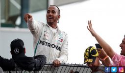 Vettel Tersingkir di Kandang Sendiri, Hamilton Bersorak - JPNN.com