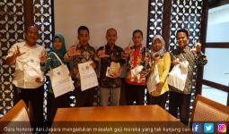 6 Bulan Tak Gajian, Guru Honorer Jepara Datangi Kemendikbud - JPNN.com