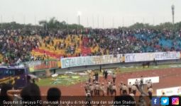 Suporter Rusak Stadion, Sriwijaya FC Didenda Rp 150 Juta - JPNN.com