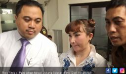 Roro Fitria Mewek Bertemu Ibunya di Pengadilan - JPNN.com