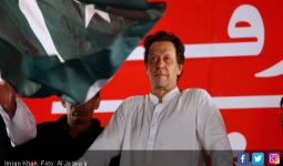 Dilindungi Rakyat, Eks PM Pakistan Imran Khan Tak Jadi Ditangkap Polisi - JPNN.com