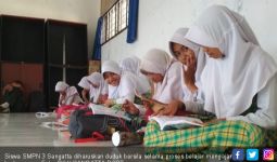 Siswa Diharuskan Duduk Bersila, Dilarang Selonjoran - JPNN.com