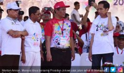 Jokowi - Mentan Jalan Sehat Bersama 1 Juta Warga Makassar - JPNN.com