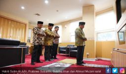 Allahuakbar! Habib Salim jadi Imam, Prabowo Makmumnya - JPNN.com