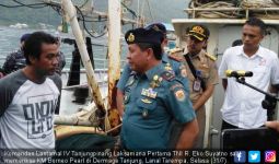 Nakhoda dan 9 ABK Terjaring Saat TNI AL Gelar Patroli Laut - JPNN.com