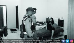 Sedang Asyik di Kamar, Pasangan Mesum Langsung Gelagapan - JPNN.com