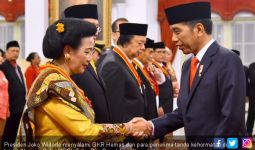 Penghormatan Negara untuk GKR Hemas dan Dato' Tahir Cs - JPNN.com