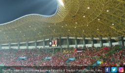 Fan Indonesia Kibarkan Bendera Palestina di Stadion Patriot - JPNN.com