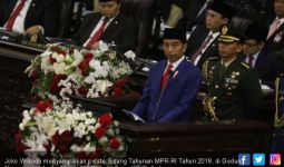 Jokowi: Barek Samo Dipikua, Ringan Samo Dijinjiang - JPNN.com