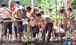 HUT ke-73 RI, KLHK Ajak Generasi Muda Tanam 800 Mangrove - JPNN.com