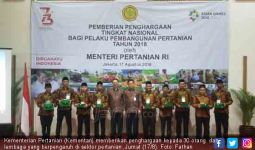 Kementan Beri Penghargaan kepada Figur Berpengaruh - JPNN.com